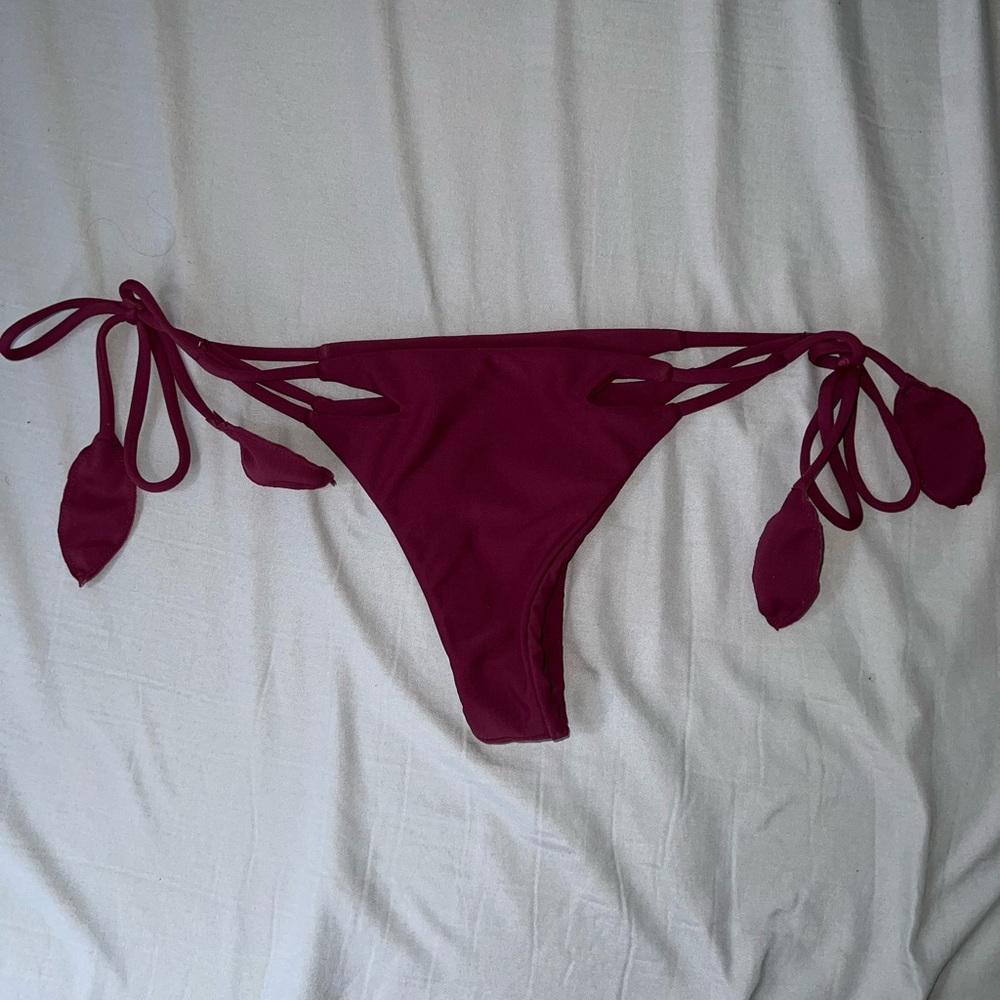 BENOA Kayla Bottoms in Wine